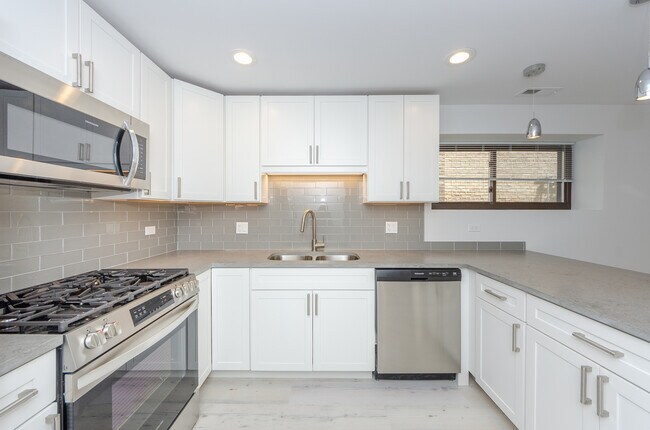 Building Photo - 3630 N Kimball Ave
