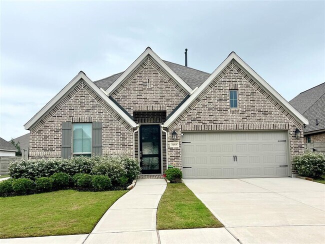 Primary Photo - 5103 Walnut Grv Ln