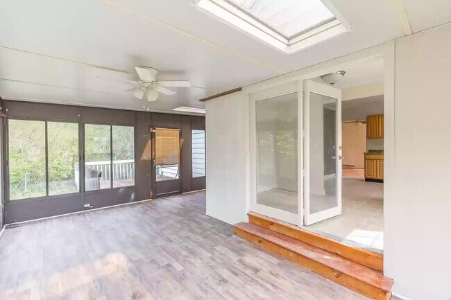 Building Photo - 2 bedroom 2 bathroom for rent!