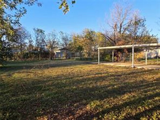 Building Photo - 2021 Gurley Ave