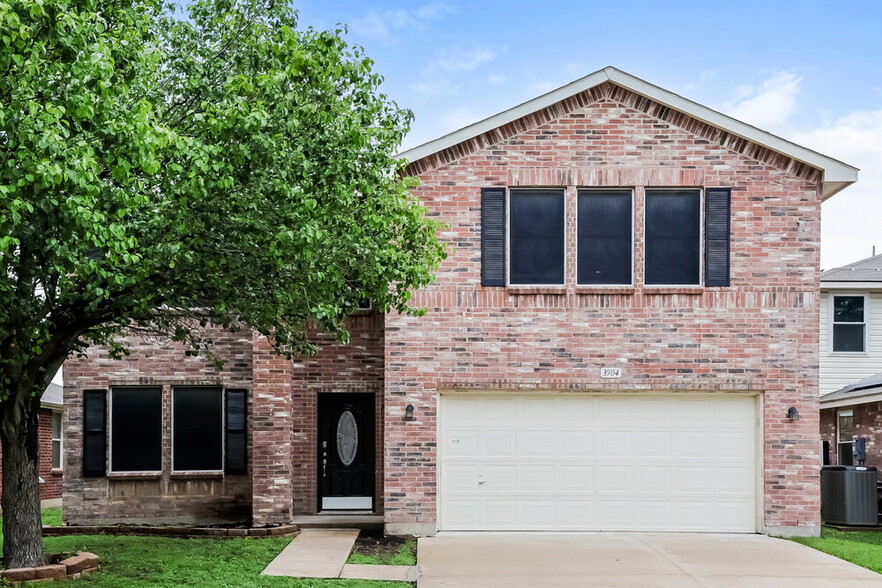 Primary Photo - 3904 Foxhound Ln