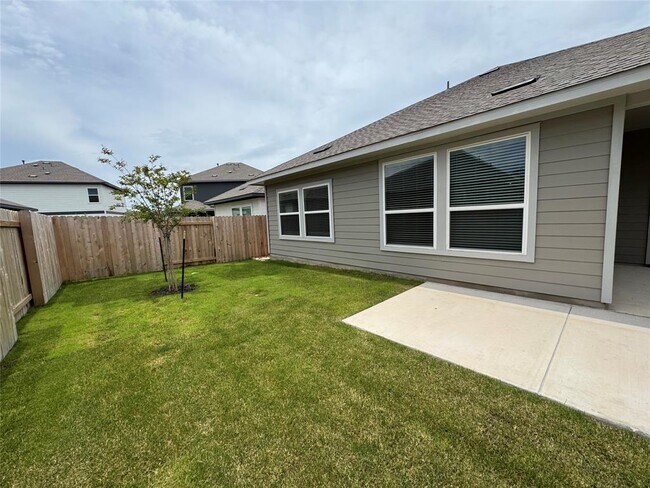 Building Photo - 64 Hereford Lp