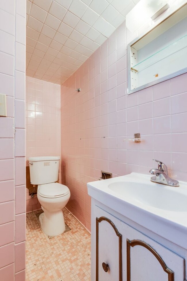 Building Photo - 39 Allen St