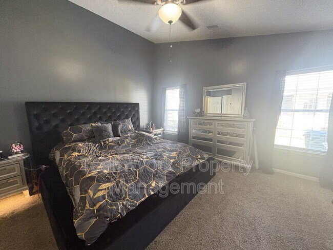 Building Photo - 1335 Pinyon Pine Dr