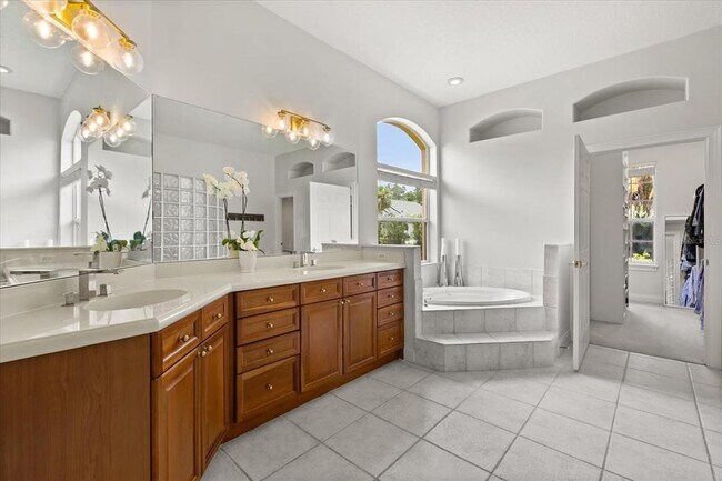 Building Photo - 213 Heatherwood Ct