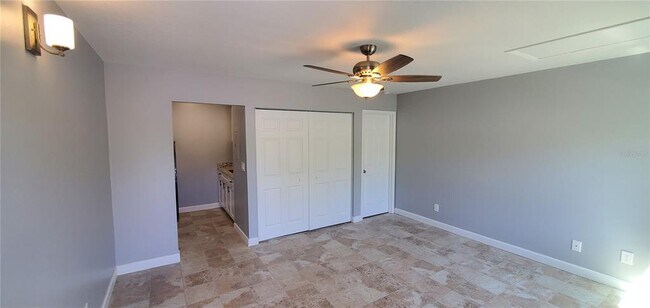 Building Photo - 4132 Dolphin Dr