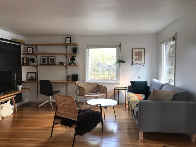 Building Photo - 2215 Dahl Ln