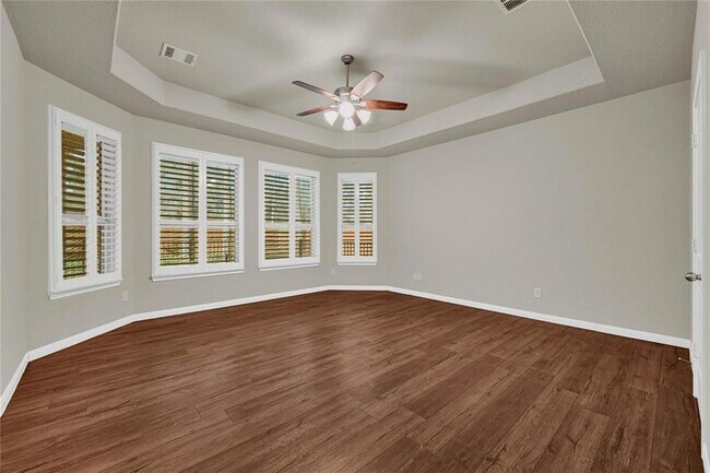 Building Photo - 3310 Pine Chase Dr