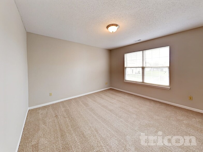 Building Photo - 10245 Cadogan Dr