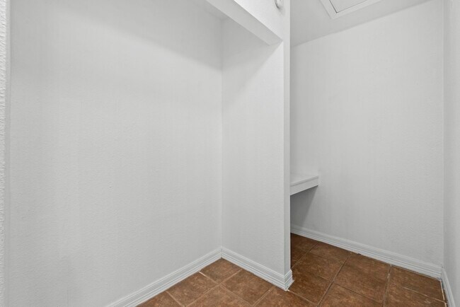 Building Photo - 5311 Perry Ave