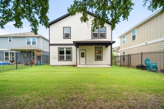 Building Photo - 10402 Abana Way