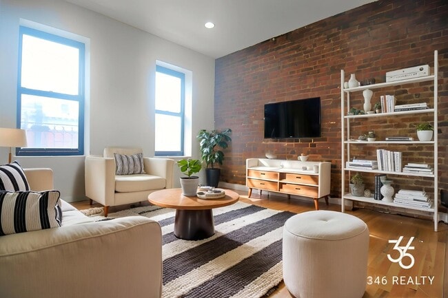 Building Photo - 552 W 184th St