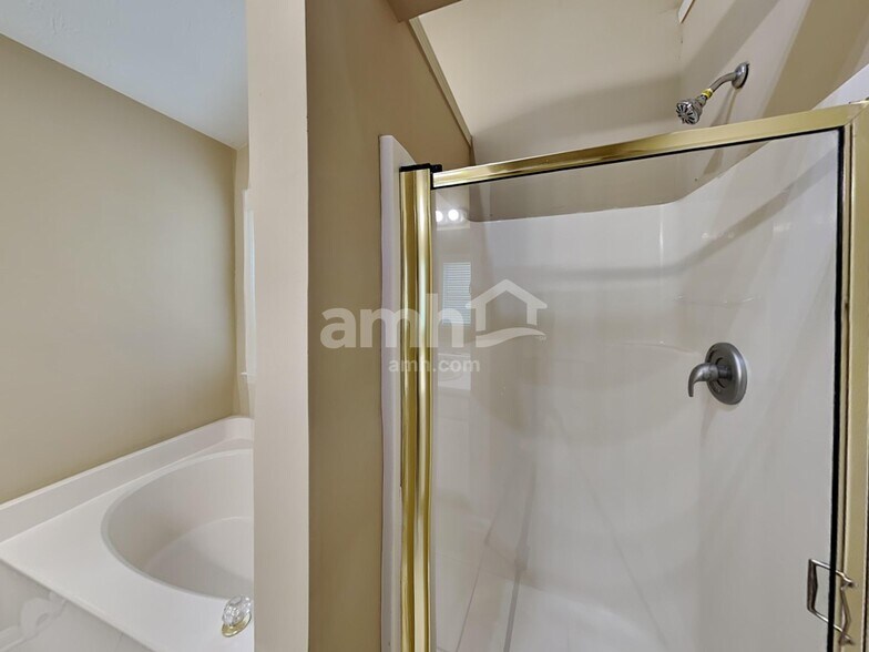 Building Photo - 589 Summerbrooke Ct