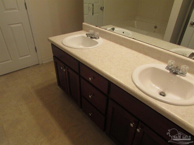 Building Photo - 396 Tree Swallow Dr