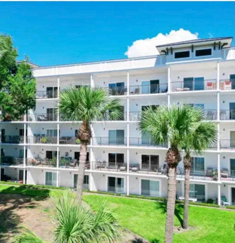 Building Photo - 113 Brooks St SE