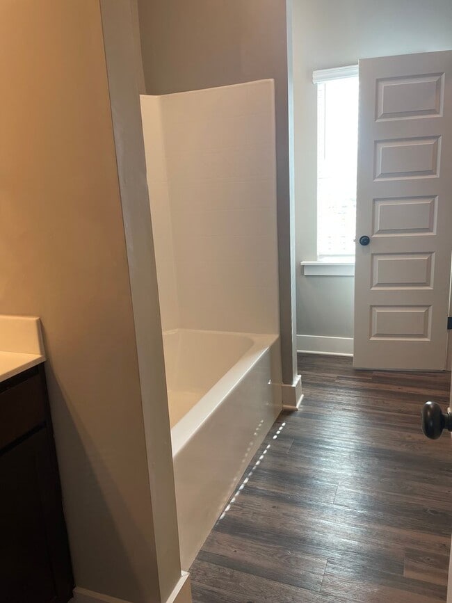 Building Photo - 3 Bedroom Home With Spacious Garage and Fenced Backyard!