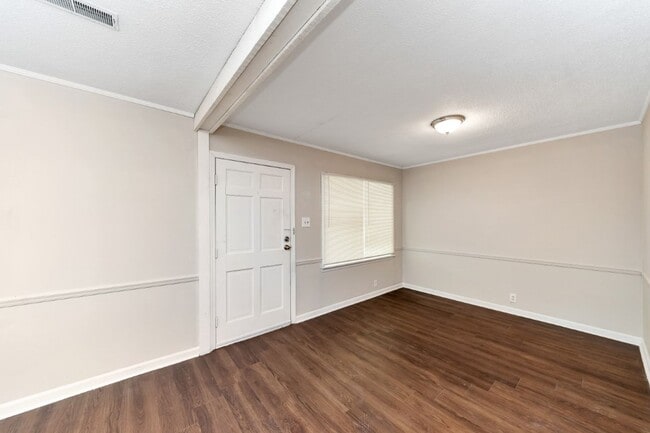 Building Photo - Hot Listing! Modern 3BR/2BA in Talladega –...