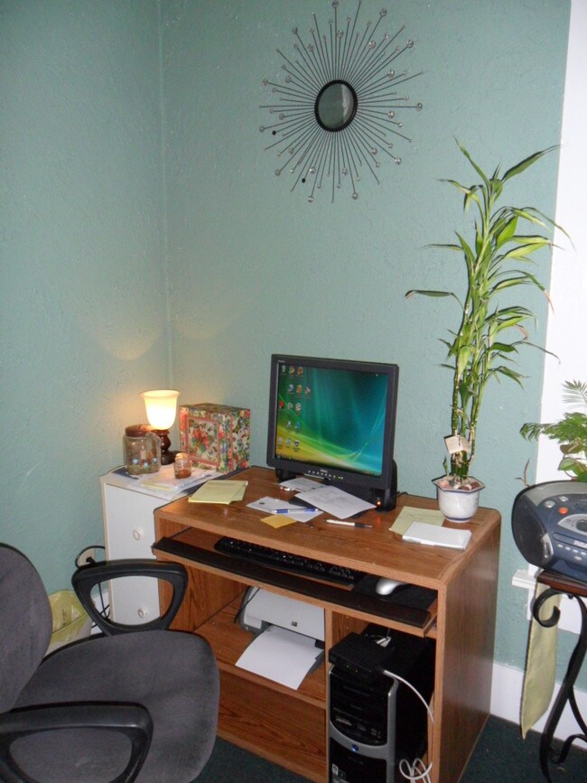 Building Photo - 807 S 17th St