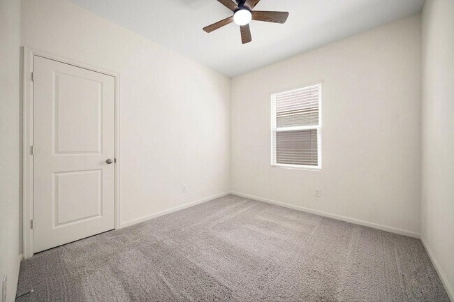 Building Photo - 1073 Water Oak Ln