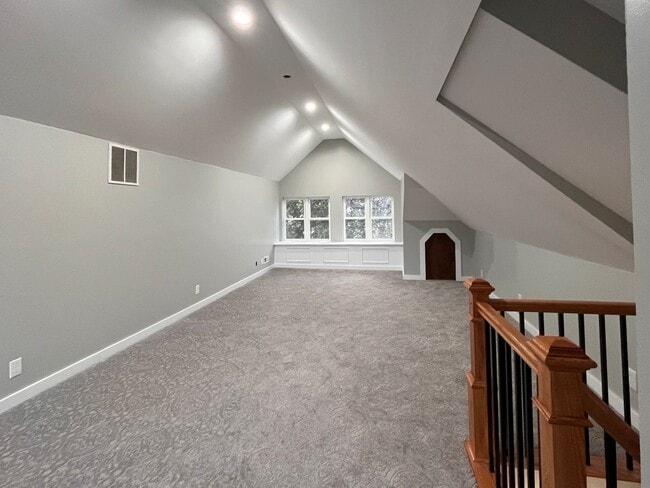 Building Photo - Four Bedroom Historic Clifton Gem!