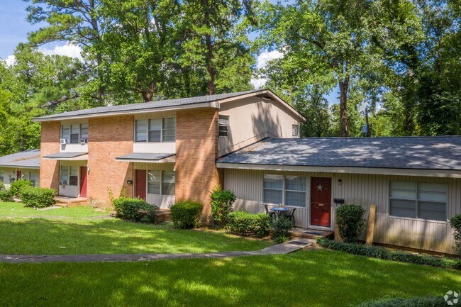 Primary Photo - 225 Ridgewood Ave