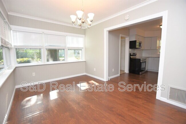 Building Photo - 636 Winfree Ave