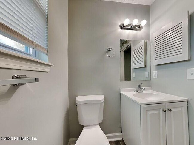Building Photo - 7783 Allspice Cir E