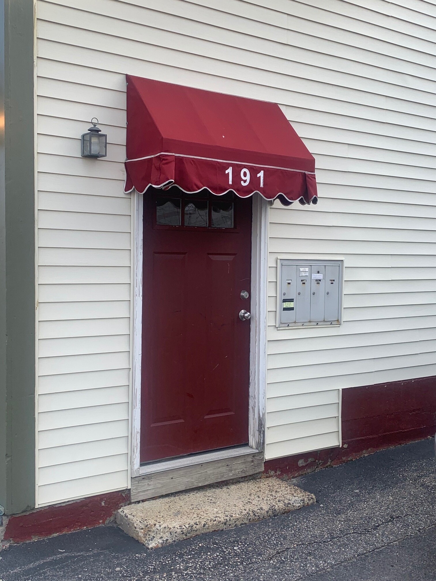 Building Photo - 191 Main St