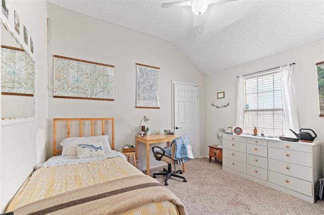 Building Photo - 2224 Carriage Hill