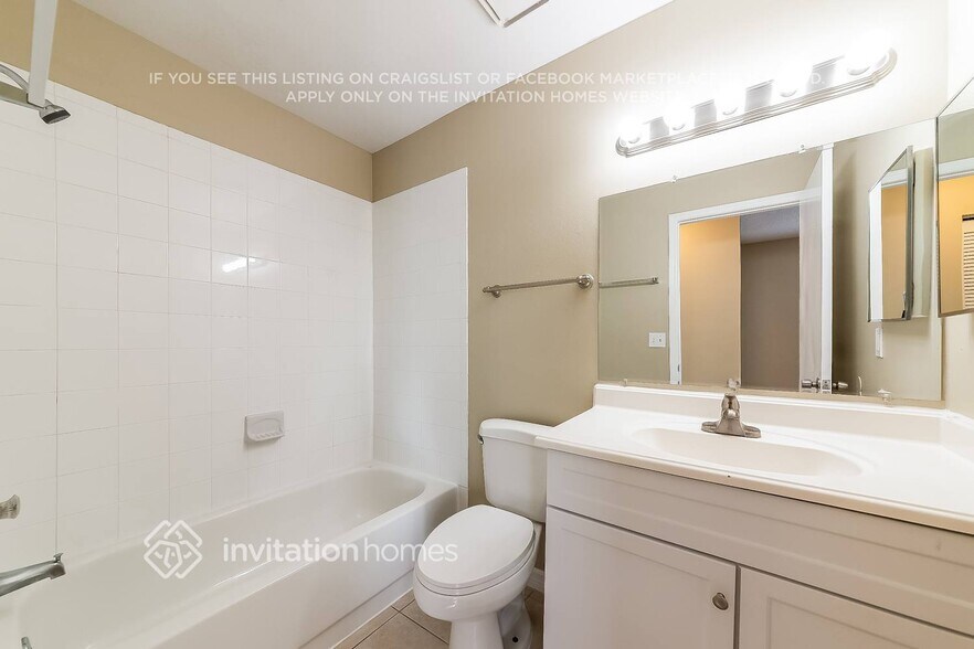 Building Photo - 3405 5th Dr W