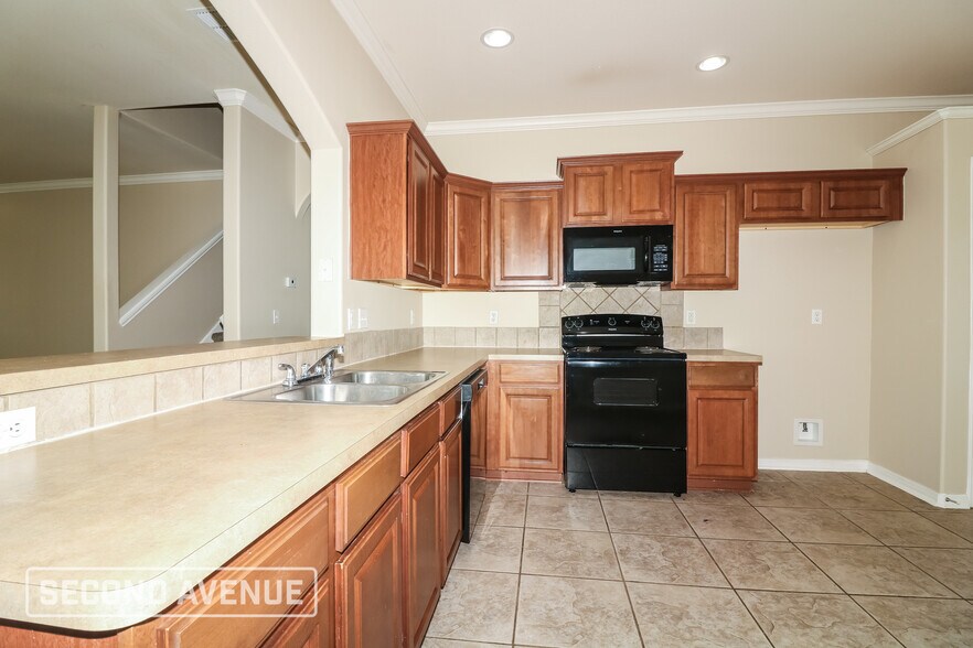 Building Photo - 1117 Livermore St