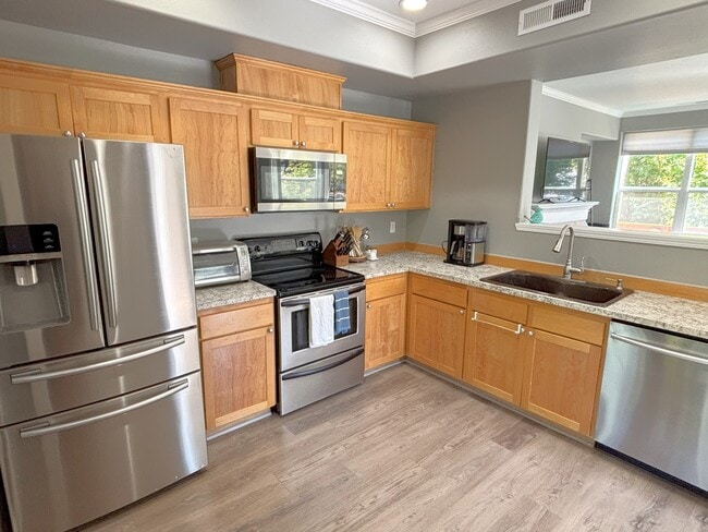 Building Photo - 13065 SW Seca Ct