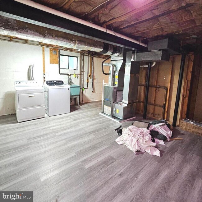 Building Photo - 8925 Falling Creek Ct