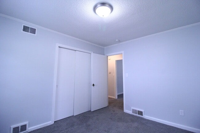 Building Photo - October FREE On This 3 Bedroom 2 Bath Home...