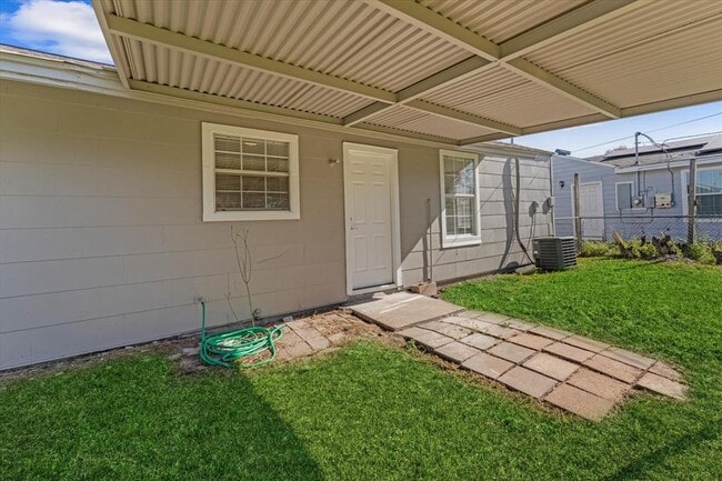 Building Photo - 5234 Browncroft St
