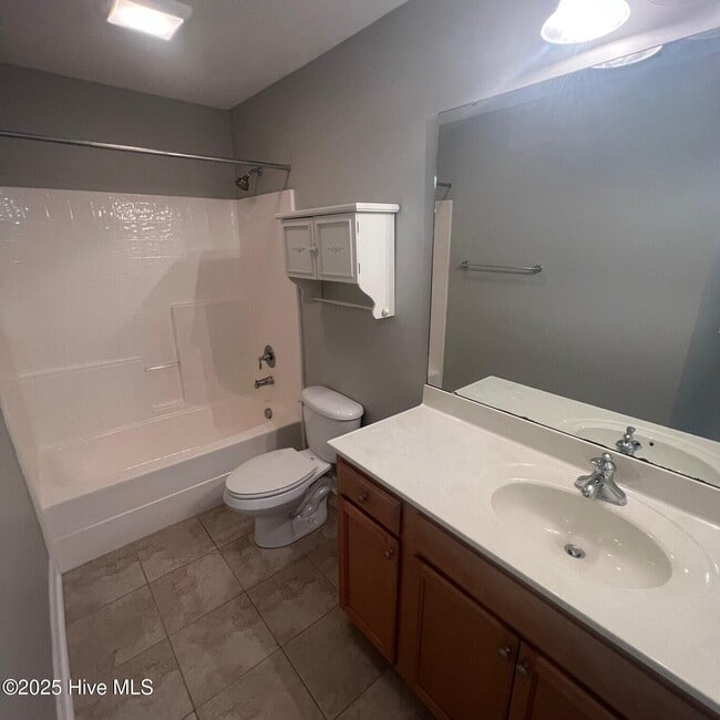 Building Photo - 1801 Fox Den Way