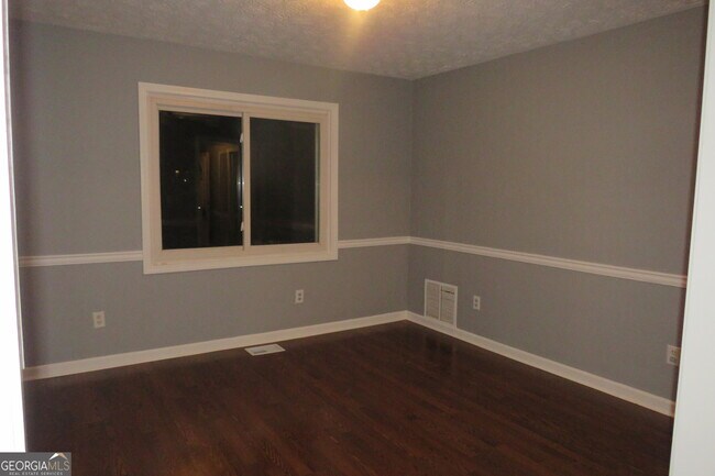 Building Photo - 1105 Hampton Rd