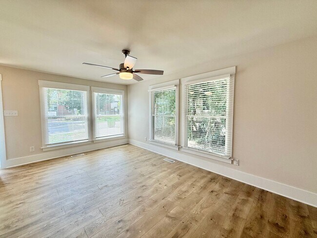 Building Photo - **OFFERING WAIVED APPLICATION FEES & $150 ...