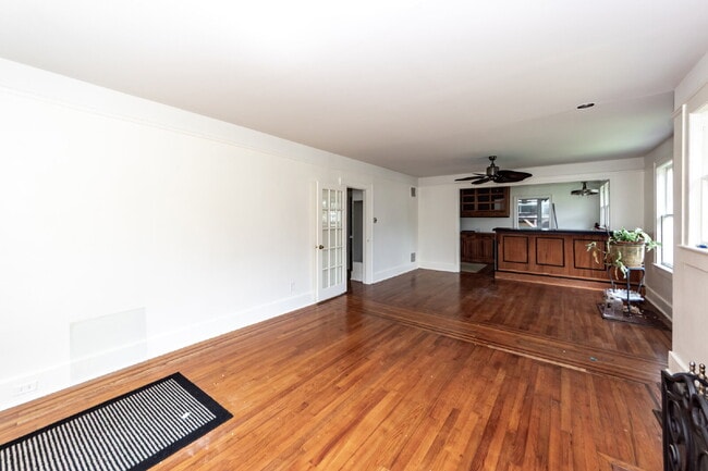 Building Photo - 25 8th Ave