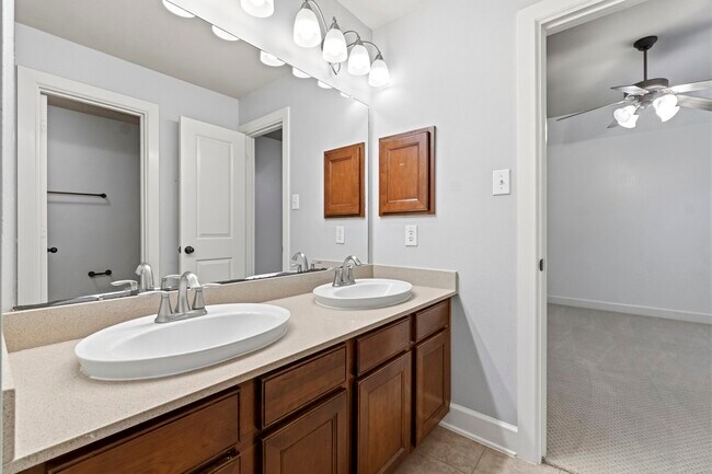 Building Photo - 27 N Arrow Canyon Cir