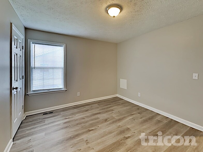 Building Photo - 102 Natchez Ct S