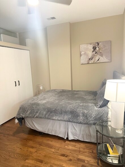 Building Photo - 212 W Washington St