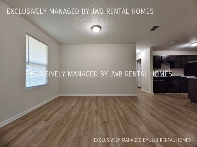 Building Photo - 2355 Jayson Ave