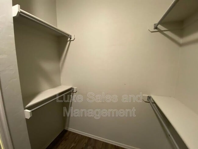Building Photo - 2225 Mill Creek Way
