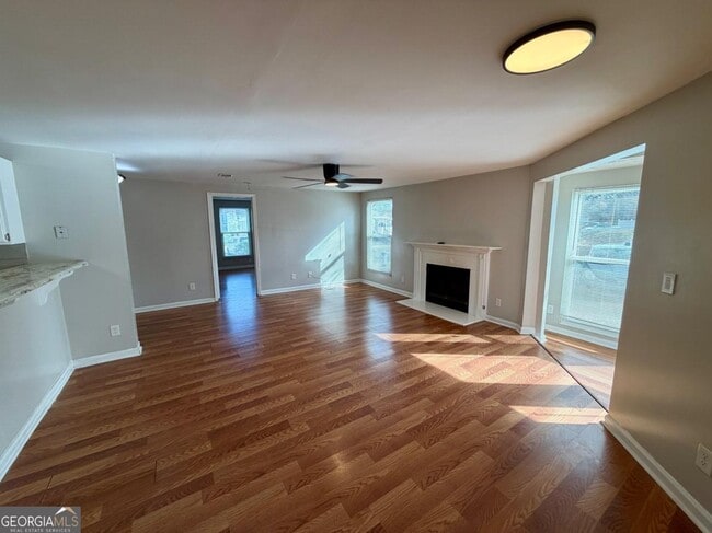 Building Photo - 4267 Parkview Ct