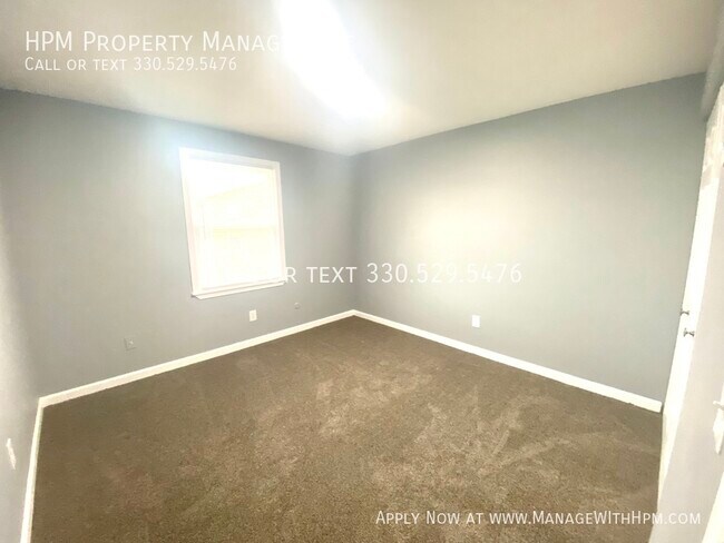 Building Photo - 1027 Pittsburg Ave NW