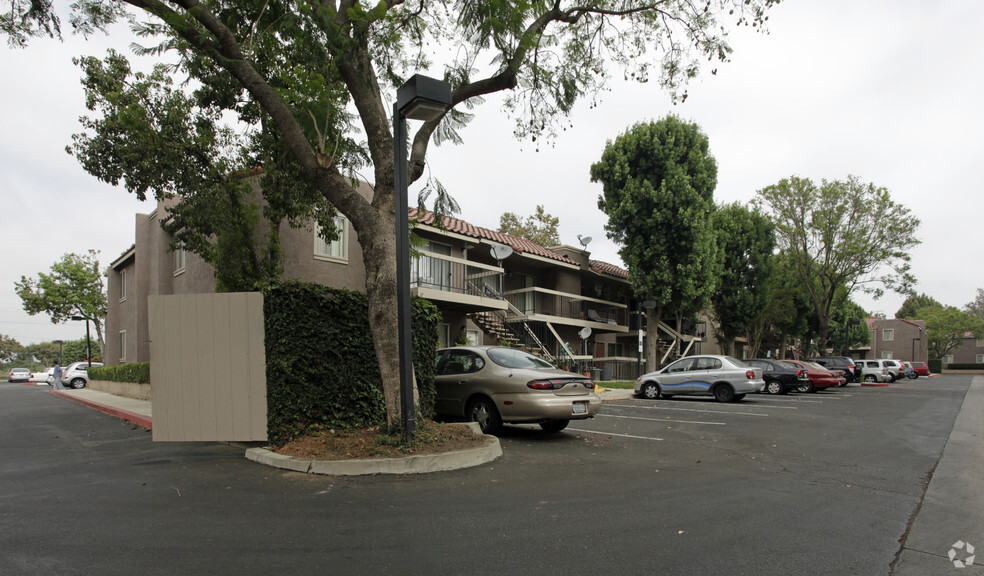 Building Photo - Villa Serena Senior Apartments