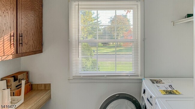 Building Photo - 247 Fairfield Ln