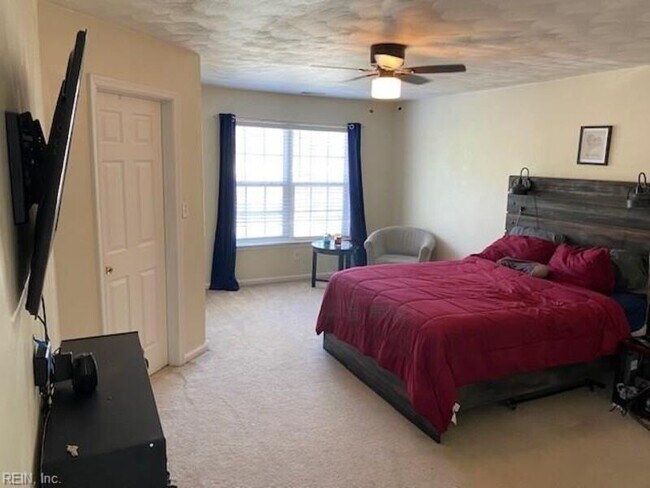 Building Photo - 4136 Everett St