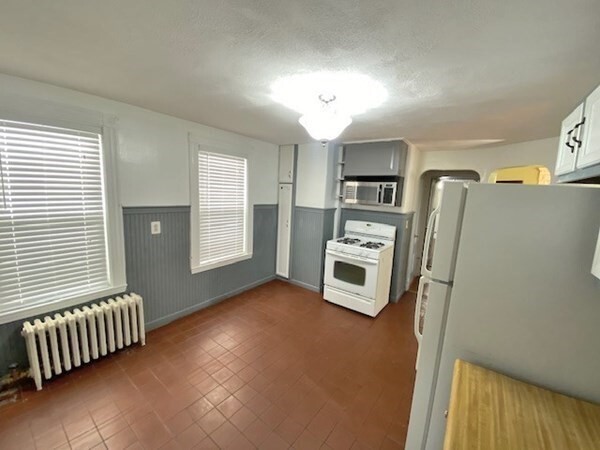Building Photo - 369 Savin Hill Ave